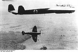 Bundesarchiv Bild 146-1969-094-18, Dornier Do 17 und Supermarine Spitfire.jpg