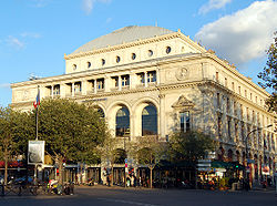 La façade du théâtre, place du Châtelet