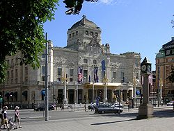 La façade du théâtre.