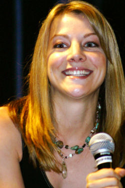 Elizabeth Anne Allen w mic 2004.jpg