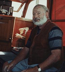 Hemingway sur son bateau vers 1950