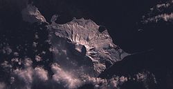 Image satellite de l'île Heard occupée en son centre par le Big Ben.