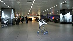 Intérieur-terminal-Rome-Fiumicino.JPG