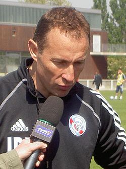 Jean-Pierre Papin, entraîneur en 2006-2007 du RC Strasbourg