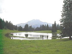 Le lac de Conche (au fond, le Mont de Grange)