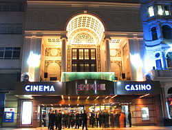 Cinéma et casino dans West End.