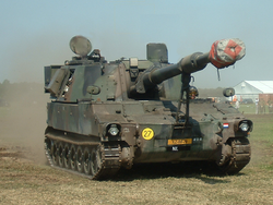 M113A1 armé d'une mitrailleuse lourde