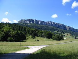 Vue du mont Outheran depuis le col de la Cluse.