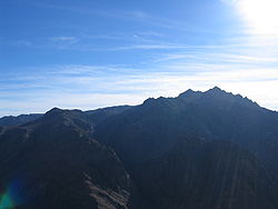 Vue du mont Sainte-Catherine depuis le mont Sinaï.