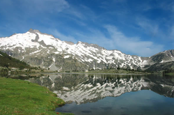 Le Néouvielle vu du lac d'Aumar