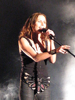 Nina Persson en 2004