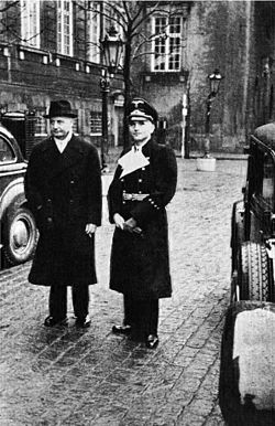 Werner Best (à droite) avec Erik Scavenius, Premier ministre danois 1942-43