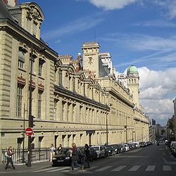 La Sorbonne, rue Saint-Jacques à Paris, où Laurent Pasquier fait ses études de biologie.