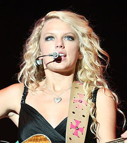 Swift, Taylor (2007) cropped.jpg