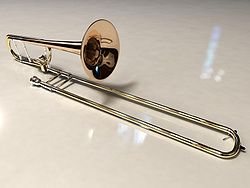 un trombone à coulisse (trombone ténor)