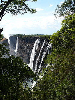 Les chutes Victoria, la cataracte vue de Zambie.