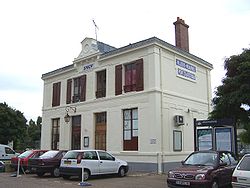 Villiers-Saint-Frédéric Gare.JPG