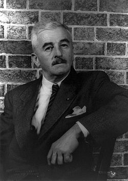 William Faulkner en 1954, photographié par Carl Van Vechten