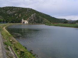 La rivière à Obrovac.