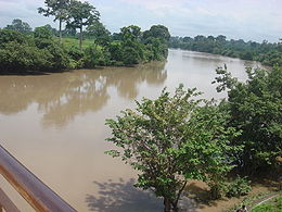 Le Bandama rouge au niveau de Bouaflé en Côte d'Ivoire.