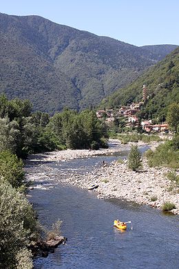 Cannobio - Torrente Cannobino - Looking upstream from SS34 - 1121.jpg