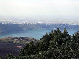 Vue du lac depuis le Mont Albain