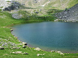 Lac Castérau (lacs d'Ayous) en juin
