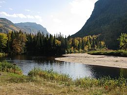 Rivière Malbaie dans le parc national des Hautes-Gorges-de-la-Rivière-Malbaie