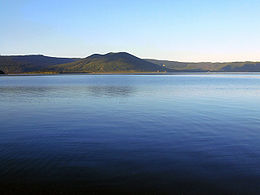 Lago di Vico e monte Venere.jpg