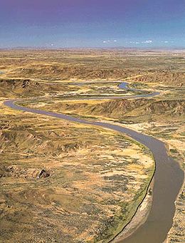 Río Desaguadero - Bolivia.jpg