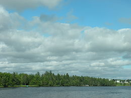 Rivière Waugh.jpg