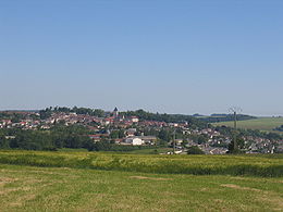 Vallée du Petit Morin (en bas devant la ville) à Montmirail.