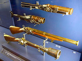 Lance-grenades du XVIe et XVIIIe siècles.