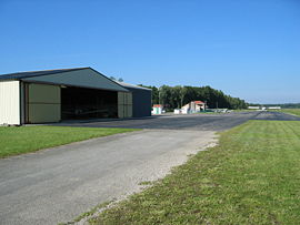 Aérodrome La Vèze 011.jpg