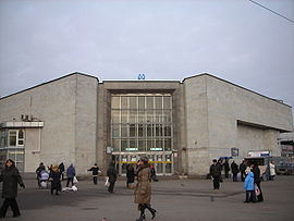 Entrée de la station de métro Oulitsa Dybenko.
