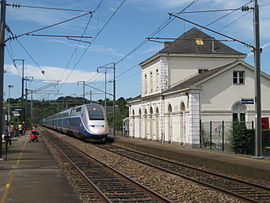 Gare d'Oudon avec TGV Duplex par Cramos.JPG