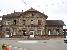 Extérieur de la gare de Mommenhein.
