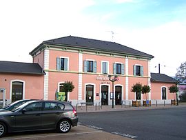 Gare de Rumilly (façade).JPG