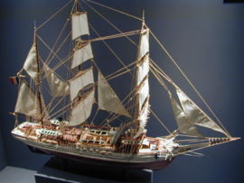 Maquette prêtée par le Musée Naval de Monaco au Musée océanographique de Monaco pour l'exposition "Voyages en Océanographie" (du 24-07-2003 au 30-04-2006).