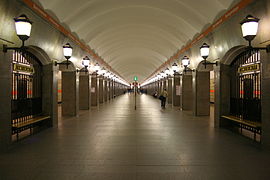 Quai de la station de métro Dostoïevskaïa.