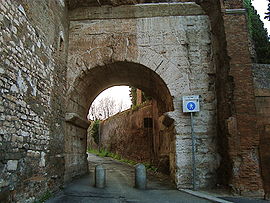 La porte et l'arc de Dolabella et Silanus