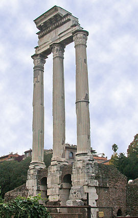 Les restes du temple des Dioscures, aussi appelé temple de Castor et Pollux