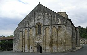 Église St-Nicolas - Cellefrouin.jpg