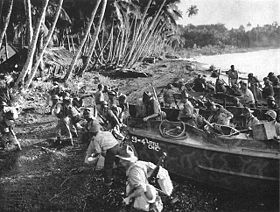 30 New Zealand division troops pour ashore on Vella Lavella.jpg