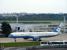 Air Force Two taxiing at Paris Orly.jpg