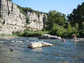 Image illustrative de l'article Vallée de l'Ardèche de Vogüé à Balazuc