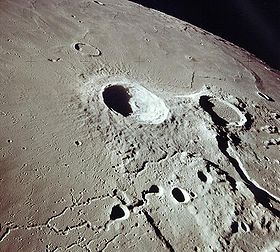 Aristarchus à gauche vu par Apollo 15.