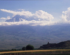 Le monastère de Khor-Virap devant le Mont Ararat.