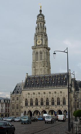 Le beffroi et l’hôtel de ville d’Arras.