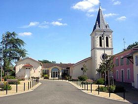Mairie et église Saint-Martin de Bretagne-de-Marsan